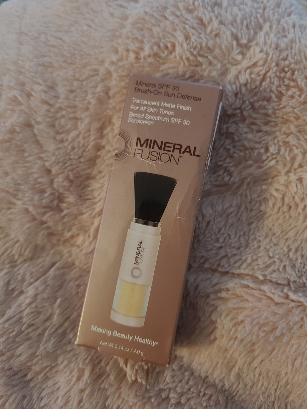 Mineral Fusion Brush-On Sun Defense SPF 30 - Beige & Black
